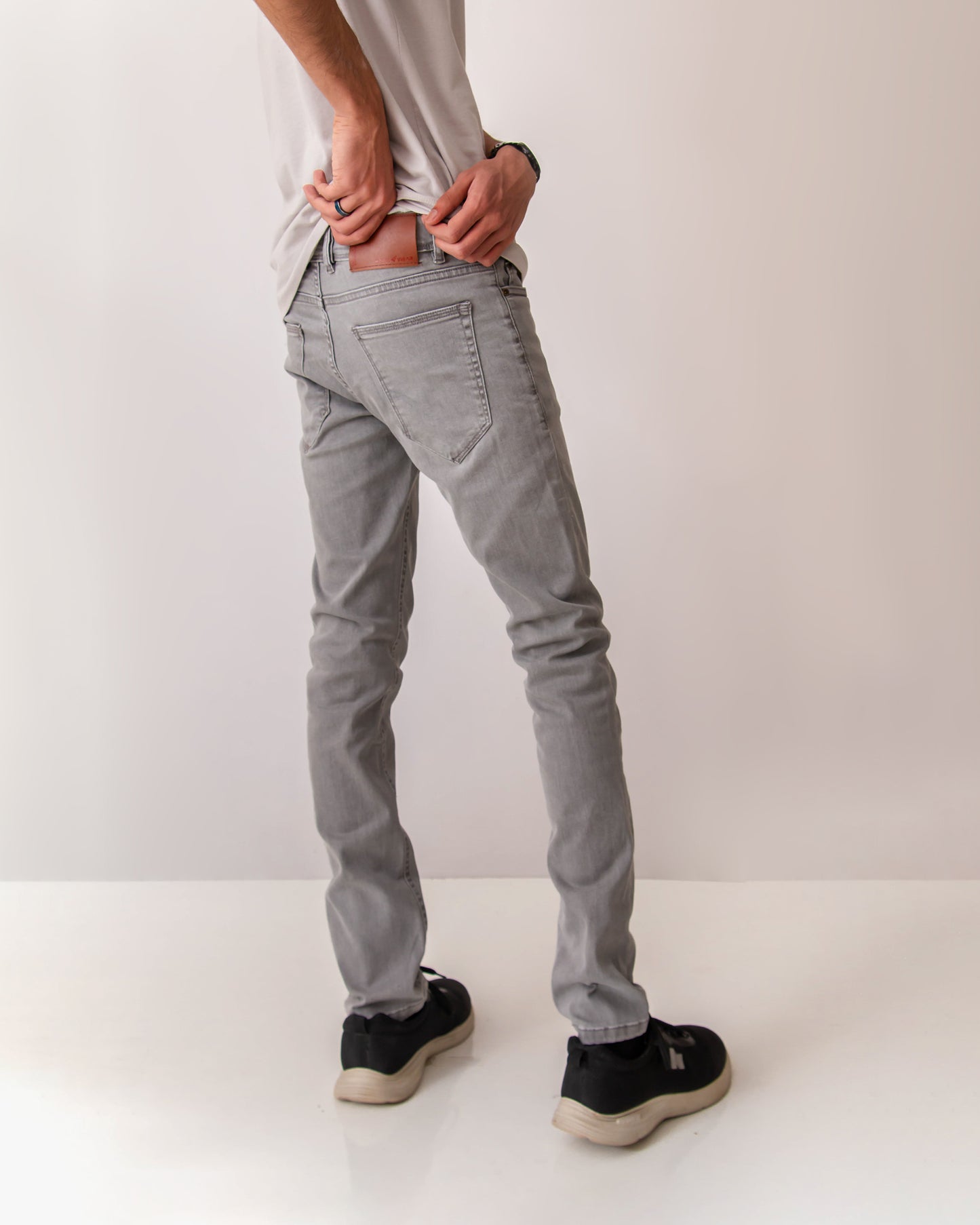 SKINNY FIT (ONYX) JEANS - ADFER